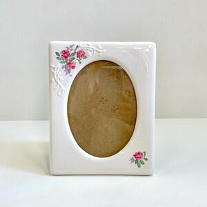 Vintage ceramic picture frame with oval 5 x 7 photo display and pink flowers
