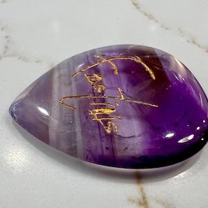 Fostinis Guitars Amethyst Stone Pick