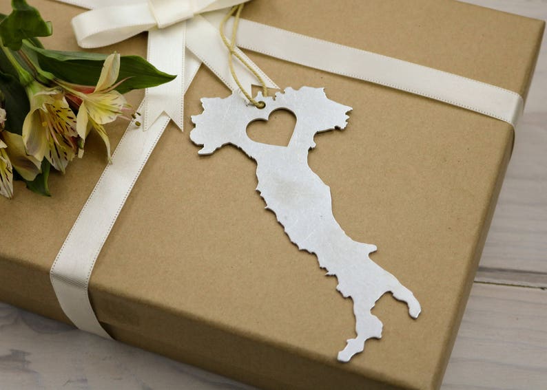 Italy Christmas Ornament / Personalized Date Gift image 2