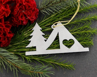 Camping Christmas Ornament / Gepersonaliseerde Camping Gift / Cadeau voor haar Hem / Camping Ornament / Natuur Wildernis / Backpacker Gift / Wandelen