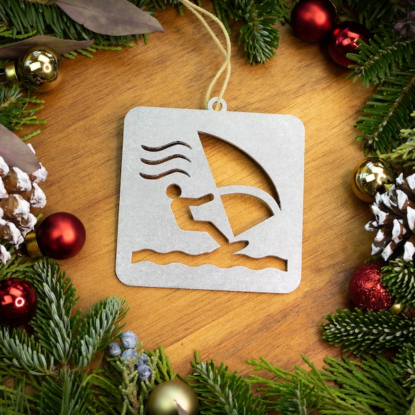 Windsurfer Christmas Ornament, Regalo Windsurf Personalizzato, Ornamento Vela, Ornamento Albero di Natale, Windy Day, Upwind Tack, Wind Surfer