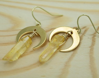 Yellow Moon Saber Goddess Earrings - Yellow Raw Quartz Prism and Gold Moon Shape Jewelry - Astrology Zodiac Modern Crystal Boho Earrings