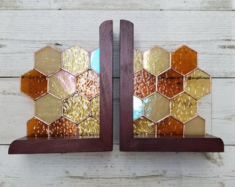 Honeycomb Stained Glass Bookends. Iridized glass art, book lover, honeycomb corner, stained glass honeycomb, modern glass art, glass decor