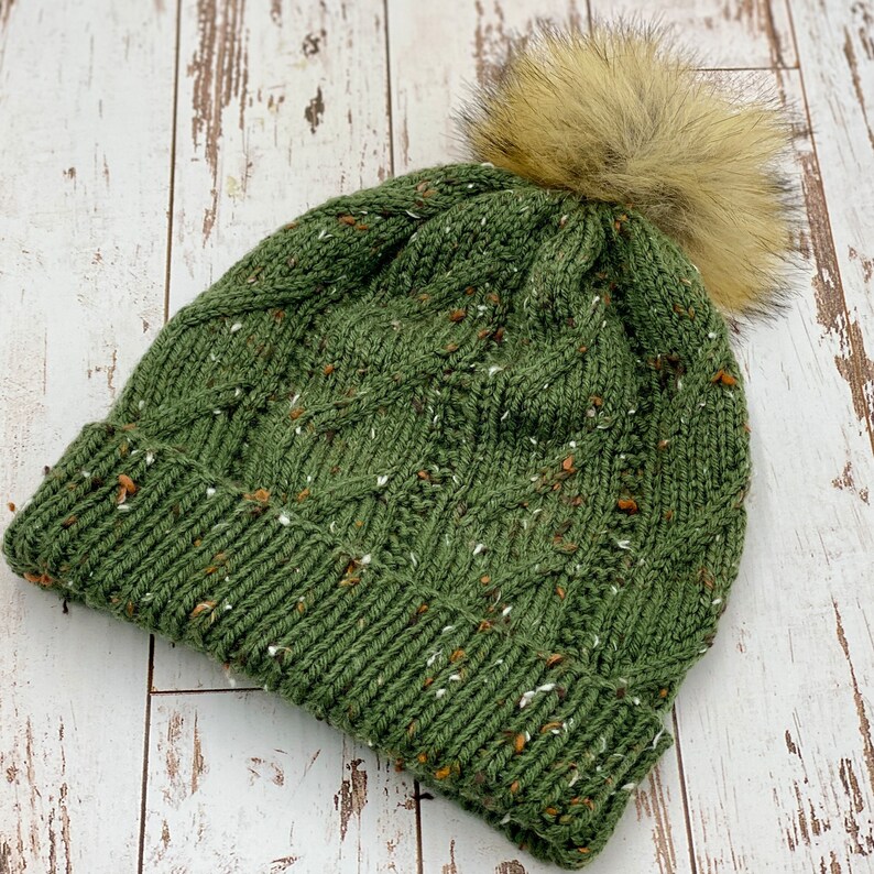 Twisty Taper | Knitting Pattern | Cables | Beginner - Etsy
