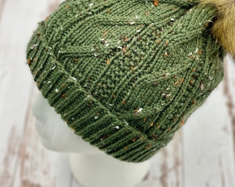 Twisty Taper  | Knitting Pattern | Cables | Beginner