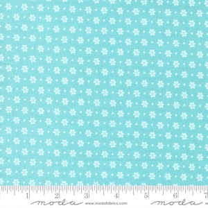 Bountiful Blooms Daisy Spray Yardage 37664-18 by Sherri and Chelsi Sold in 1/2 yard increments cut continiously