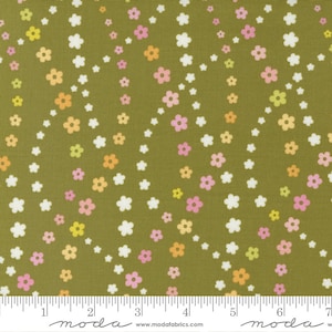 Flower Power Lazy Daisy Avocado Yardage 33716-18 by Maureen McCormick Sold in 1/2 Yard Increments