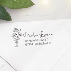 Personalisierter Adressstempel mit Geburtsmonat-Blumen, Blumenstrauss - Erhältlich als Holzstempel oder Selbstfärber für alle Monate