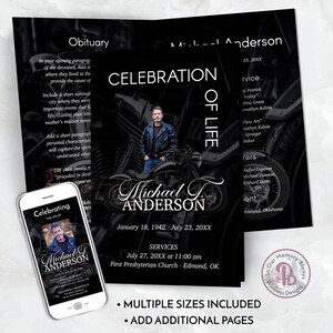 Op de afbeelding: Een zwart-wit herdenkingskaart met de tekst "Celebration of Life" en de naam "Michael J. Anderson". De kaart bevat een foto van een man op een motorfiets en details van zijn leven.