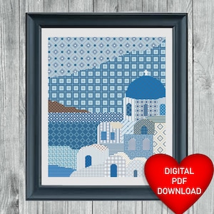 以下が含まれることがあります： 青いドーム型の建物と青と白の幾何学模様が描かれたギリシャの島の風景を描いた、額入りのクロスステッチアート。アートワークは濃い青色のフレームに入っています。「DIGITAL PDF DOWNLOAD」というテキストが入った赤いハートが右下にあります。