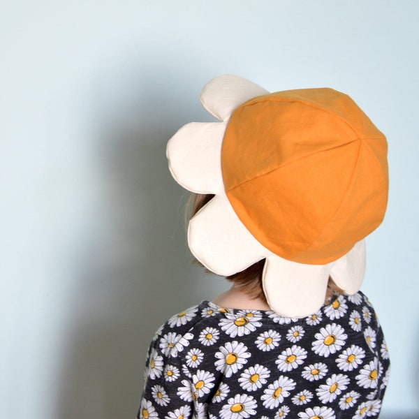 Chapeau enfant en forme de fleur - en coton jaune moutarde et blanc cassé - souple