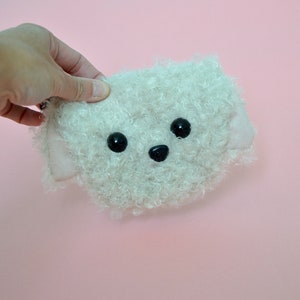 Porta-moedas com zíper em formato de cabeça de cachorro branco - Bolsa de bichon frisé de pelo sintético cacheado.