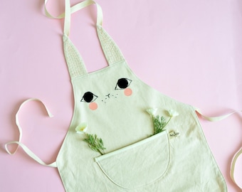 ジャングルアニマル幼児用エプロン：手作りコットンピニー - Etsy 日本