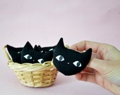 Cute black cat brooch. Cat jewel-hand-painted on a silver brooch.