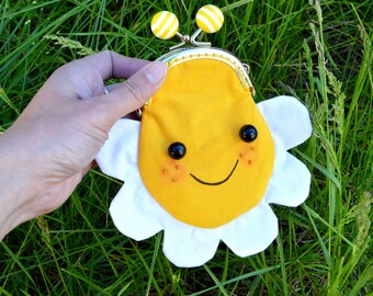 花の形をした小銭入れ - カチッと開閉 - イエローとホワイト - Etsy 日本