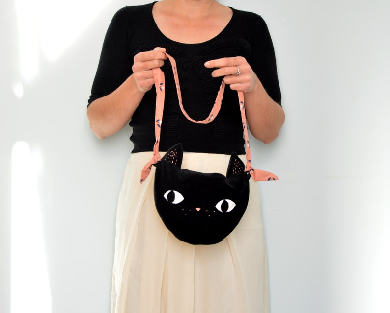 Sac à main enfant en forme de tête de chat noir en velours image 4