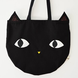 Sac coton chat noir. Tote bag coton noir tête de chat peint et brodé main. Sac de plage chat. Cabas marché chat. image 10