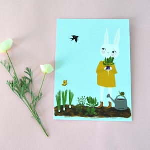Carte postale petit lapin blanc jardinier. 10,5 cm X 14,8 cm. Petite  Illustration Lapin au jardin.