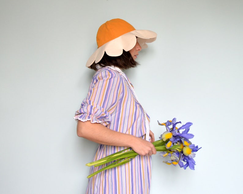 Flower-shaped hat mustard yellow and off-white cotton soft image 2