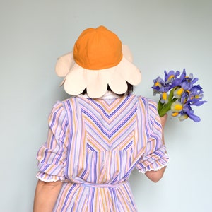 Flower-shaped hat mustard yellow and off-white cotton soft image 1