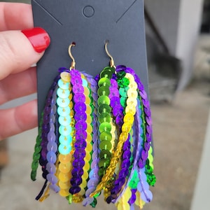 Boucles D'oreilles Pendantes Mardi Gras - Royal Standard - Ring Tassel - NEUVES