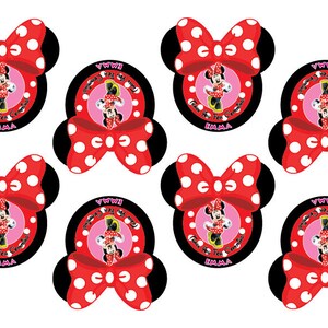 K&ouml;nnte beinhalten: Ein Bogen mit acht Minnie-Mouse-Partydekorationen. Jede Dekoration zeigt eine rote Schleife mit wei&szlig;en Punkten, schwarze M&auml;useohren und ein rundes Bild von Minnie Mouse. Der Text "Thank You for Coming" und der Name "Emma" sind ebenfalls enthalten.