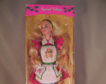 Vintage 1997 Holiday Treats Barbie  - Special Edition - Mattel 17236  (1997) - NRFB - Barbie Doll