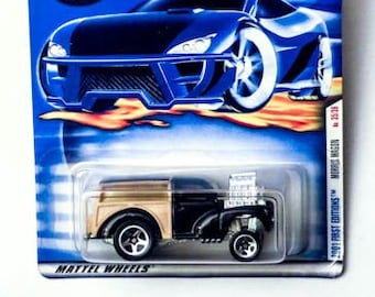 Hot Wheels 2001 Morris Wagon ミニカー Hot Wheels 2001 First Editions Morris Wagon Woodie Gasser