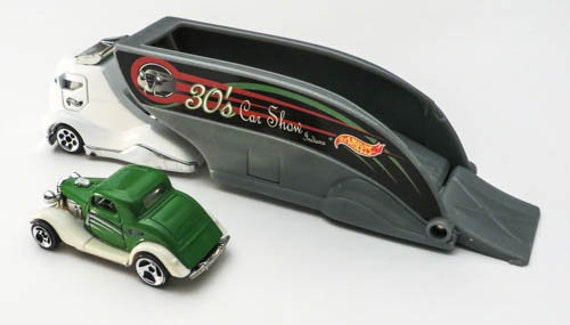 Hot Wheels Pavement Pounder Duncans Motorcycles Bike, Custom Muscle Bikes Trailer And Hot Wheels Truck Set