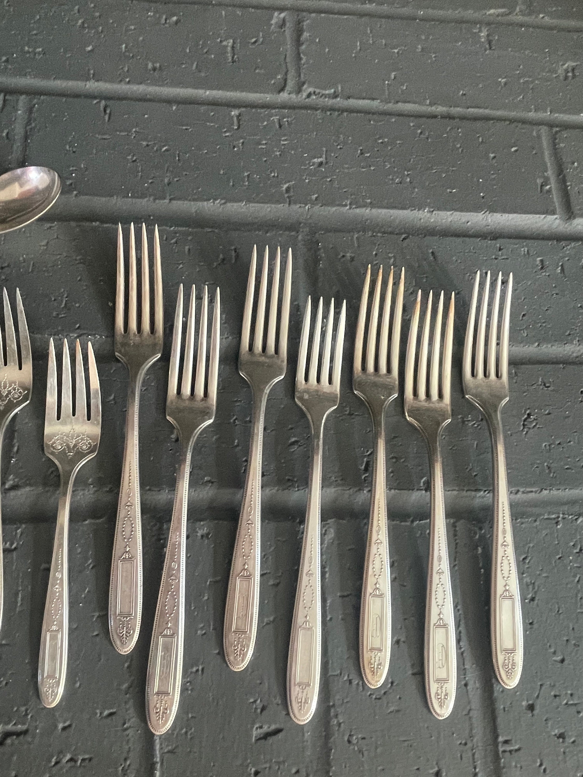 22-pc Antique 1921 Oneida Community Silver Plate Grosvenor Dinner Lunch ...