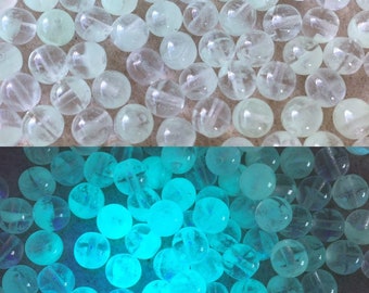 50 St. Glasperlen rund 6 mm Perlen Crystal transparent Uranglas Phosphors Phosphorus uranium glass Uran UV-Perlen Schwarzlicht