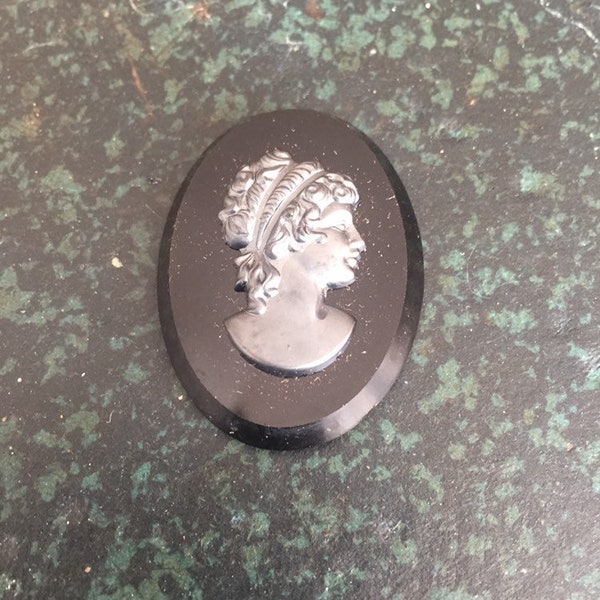 1 pcs. approx. 28 x 38 mm vintage gemme woman's head cameme gemstone glass cameo cabochon (No. 1) black hämatit matt satin right cameo