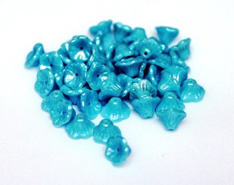 Pack of 50 funnel flowers 5 x 8 mm opaque blue rainbow