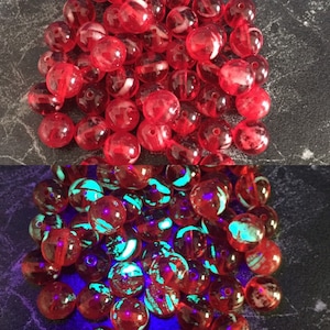 20 pcs. glass beads round 8 mm beads ruby transparent Phosphors Phosphorus glass UV beads black light rare vintage glows in the dark