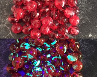 Paquete de 20 cuentas de vidrio redondas de 8 mm, rubí, fósforo transparente, cuentas de vidrio de fósforo, luz ultravioleta, luz negra, rara, vintage, brilla en la oscuridad