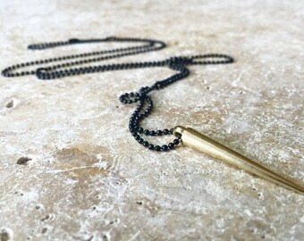 Gold Spike and Black Ball Chain Necklace : Schmuckstück mit Kante für einen Rock'n'Roll-Look