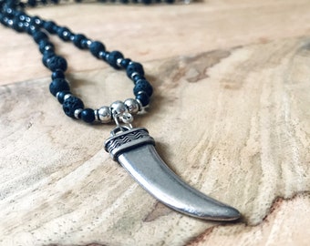 Herren schwarze Lavastein Halskette mit einem silbernen Metall hornförmigen Anhänger, ein großes Freund Geschenk