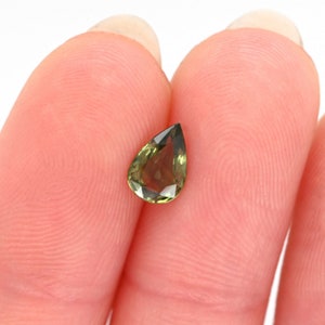 Green Sapphire Pear Shape 7x5mm Single Piece 0.68 Carat , September Birthstone, Faceted Plain Top ,A Variety of Corundum, For Jewelry(44056)