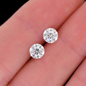 Moissanite Round 5mm Matching Pair 0.80 Carat*, Vvs1 Clarity, White E Color, Synthetic Diamond, For Earring/Jewelry Making (39856)