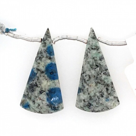 K-2 Jasper Drops Conical Shape 31x16mm Drilled Beads Matching Pair, Nice  White Blue Coloration, Faceted Drops, Azurite In Granite (23684)