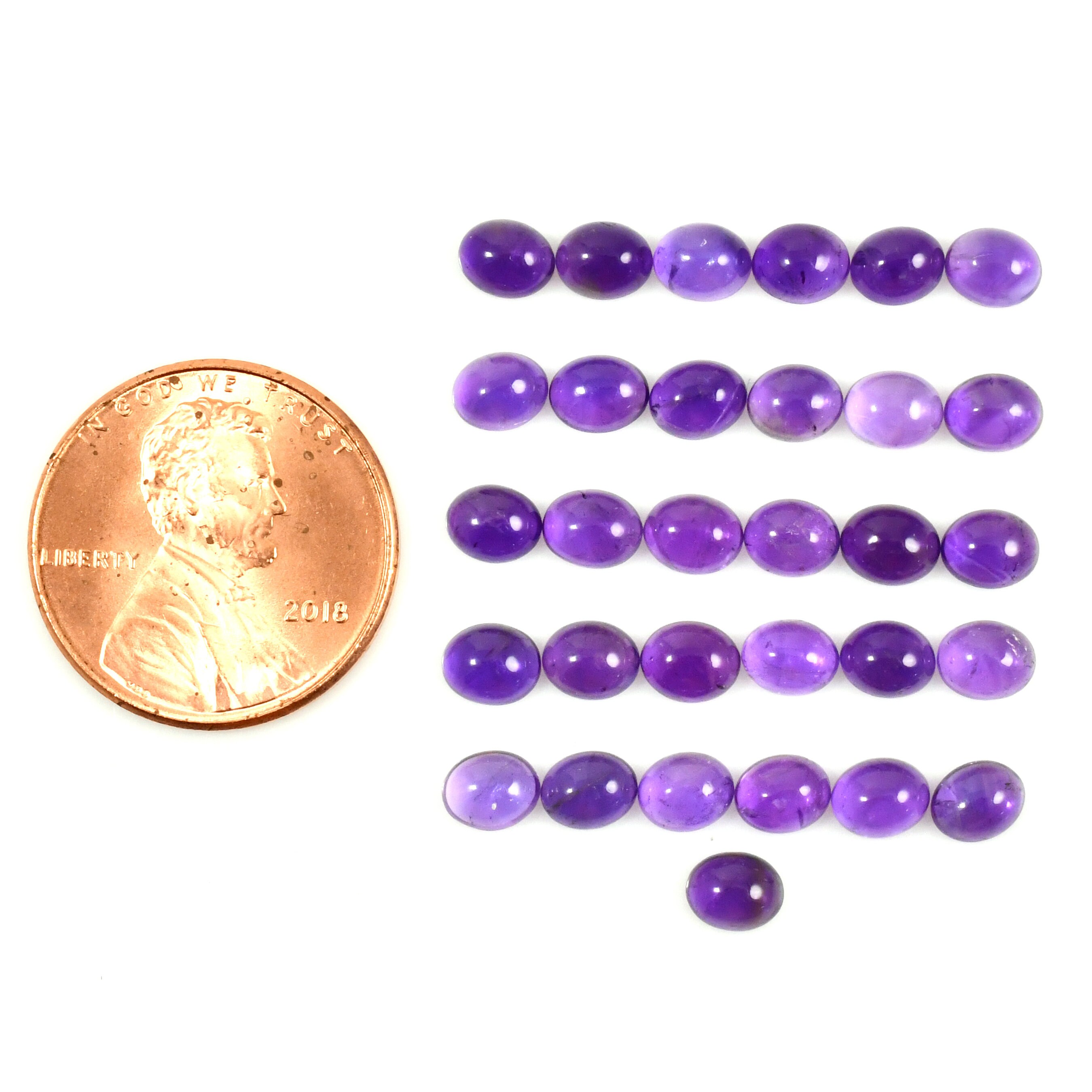 アメジスト カボション オーバル型 5 x 4 mm 約12カラット、美しい紫色