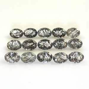 Quarzo rutilato nero ovale 7x5x3mm circa 10 carati, bellissimi accenti neri, pietre preziose sfaccettate per la creazione di gioielli (6114)