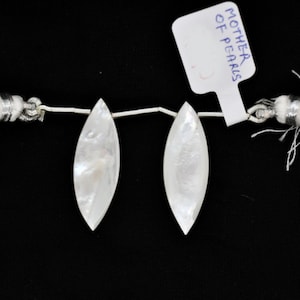 Pendientes de nácar facetado con forma de marquesa de 30 x 10 mm, con cuentas perforadas a juego y piedra de nacimiento de junio (44647)