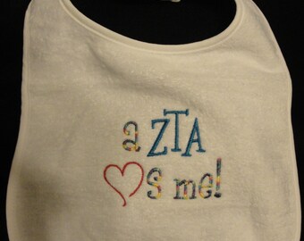 Babero para bebé ZTA, bordado personalizado, regalo para bebé ZTA, regalo para recién nacido, bebé de hermandad, regalo para recién nacido ZTA