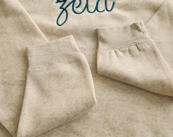 Sudadera de polar Zeta Script de manga larga con cuello redondo y letras bordadas en punto de cadeneta. Sudadera ZTA. Zeta Tau Alpha.
