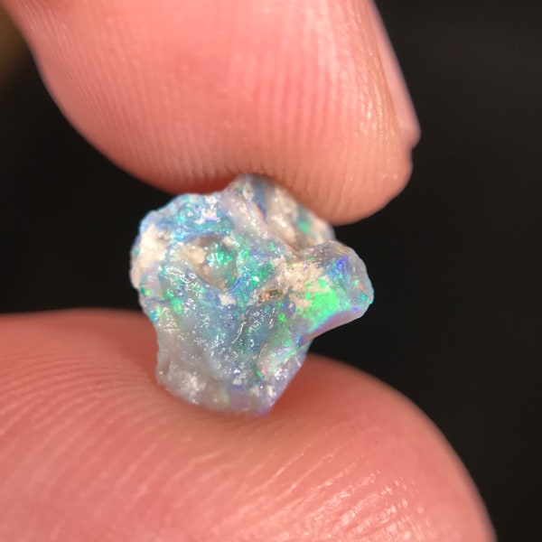Lightning Ridge Australia Opal Rough with Play of Color / AO3303