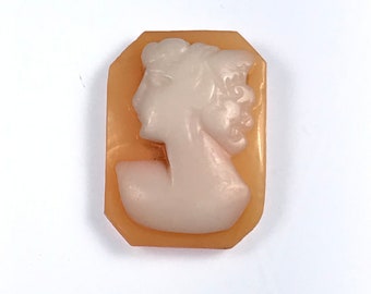 Vintage hand-carved shell Cameo / CA3220