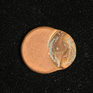 Off-Center Error Copper-Zinc Cent / U.S. Mint Genuine Mis-strike Penny Coin – Rare / C3533