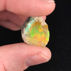 Ethiopian Welo Opal Rough Crystal / Raw Opal / 17.67ct / EO2629