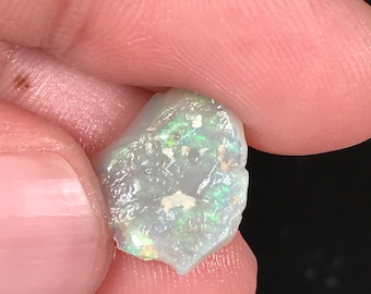 Lightning Ridge Australia Opal Rough with Play of Color / AO3329